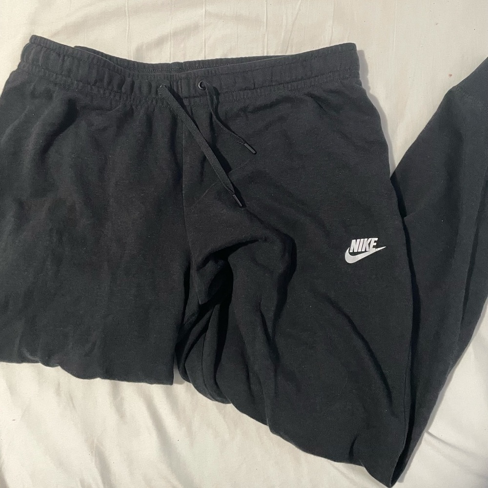 Black Nike sweatpants